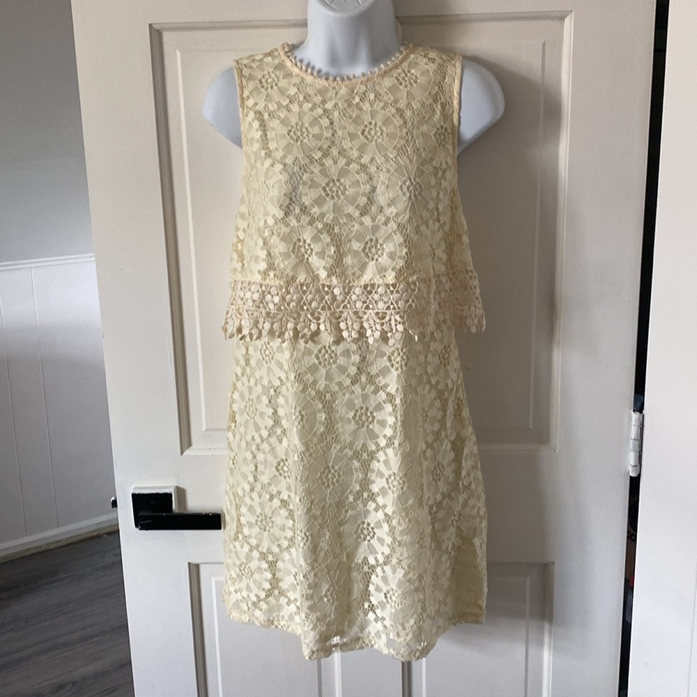 5/$20 - NWT Forever 21 Lace Sleeveless Dress - Size S